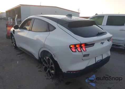 2025 Ford Mustang Mach-E Select z USA, uszkodzony, nr VIN 3FMTK1R44SMA10724